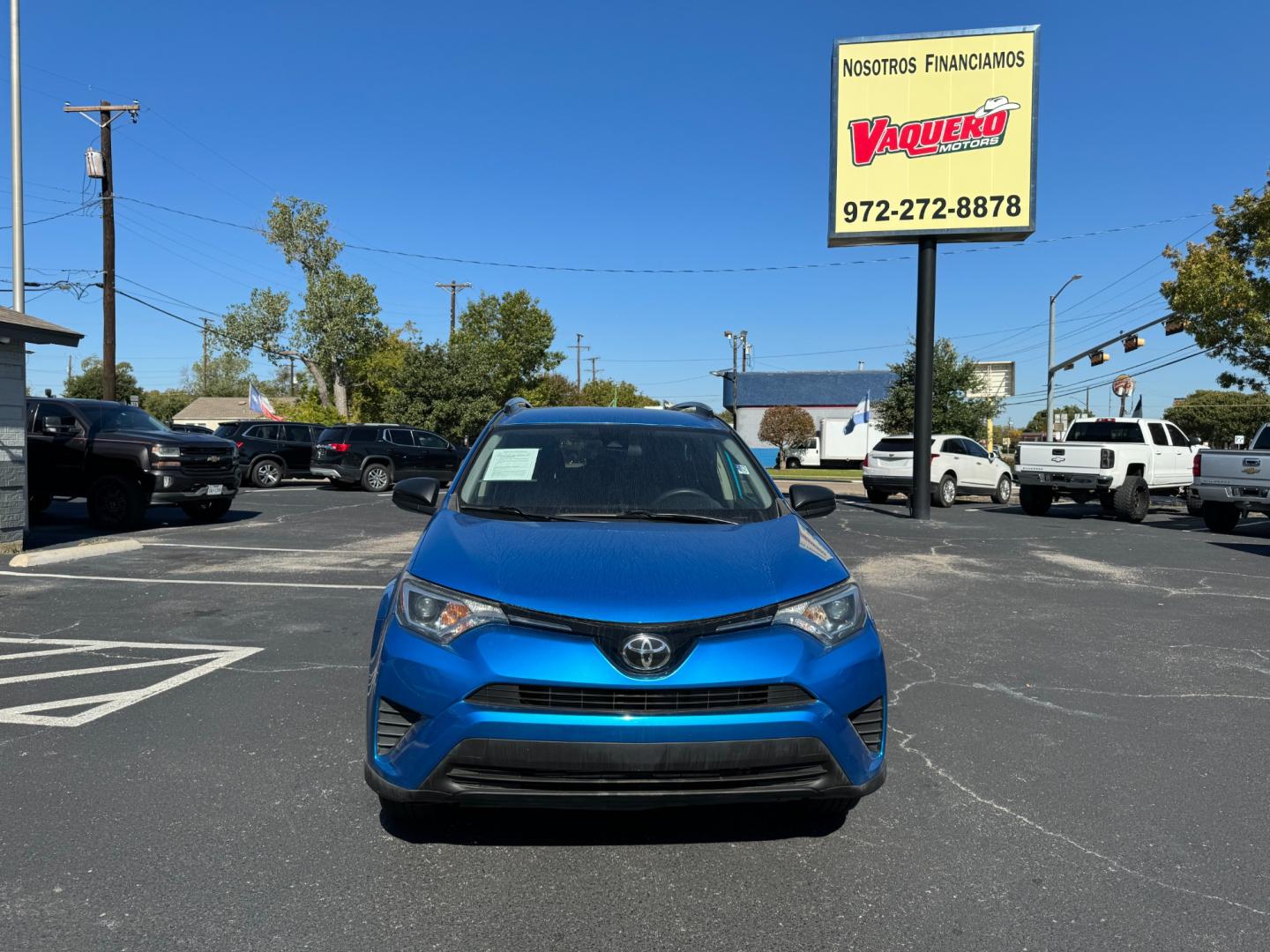 2018 Blue Toyota RAV4 LE FWD (JTMZFREV2JD) with an 2.5L L4 DOHC 16V engine, 6A transmission, located at 945 E. Jefferson Blvd, Dallas, TX, 75203, (214) 943-7777, 32.752514, -96.811630 - Photo#1